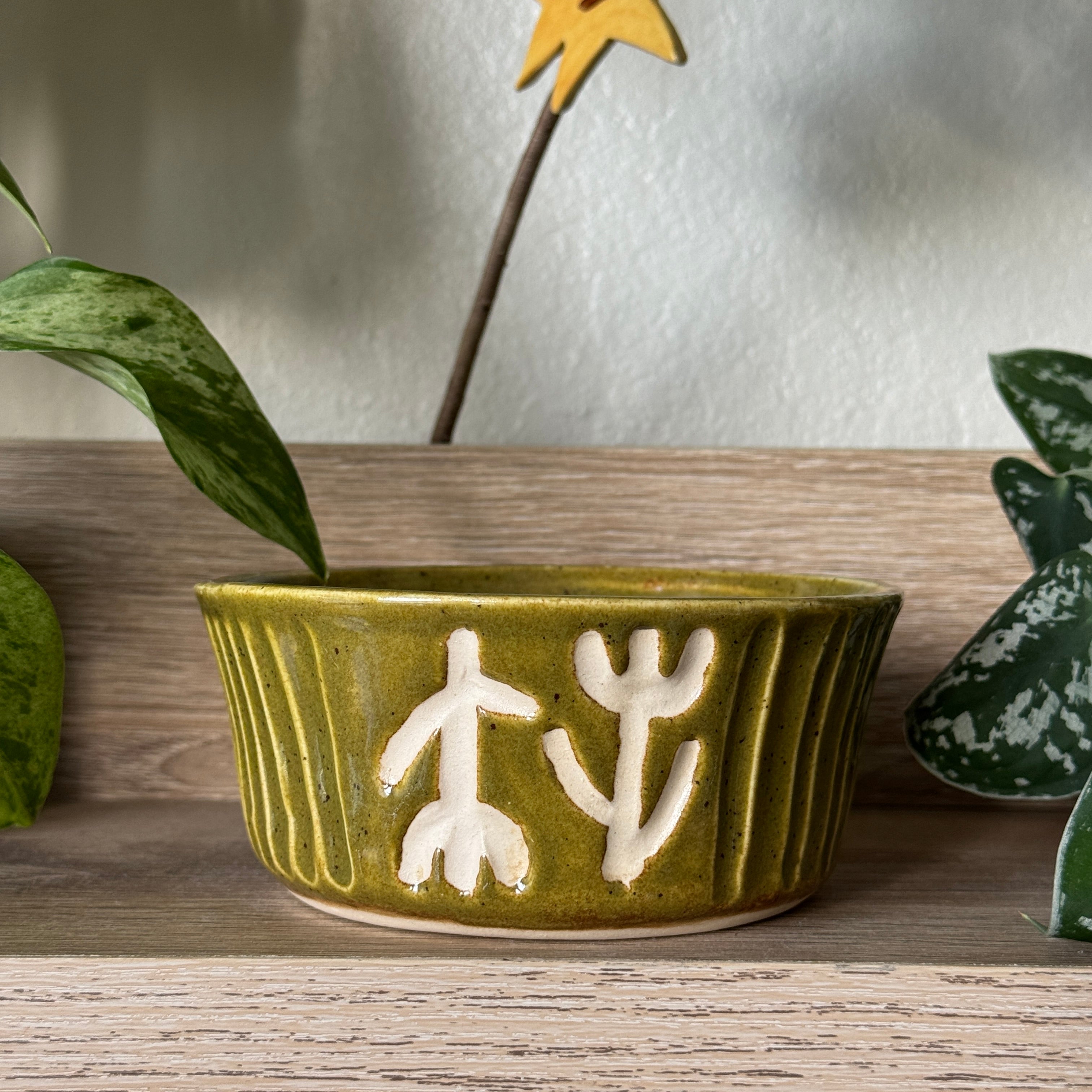 porcelain sgraffito ribbed botanical bowl