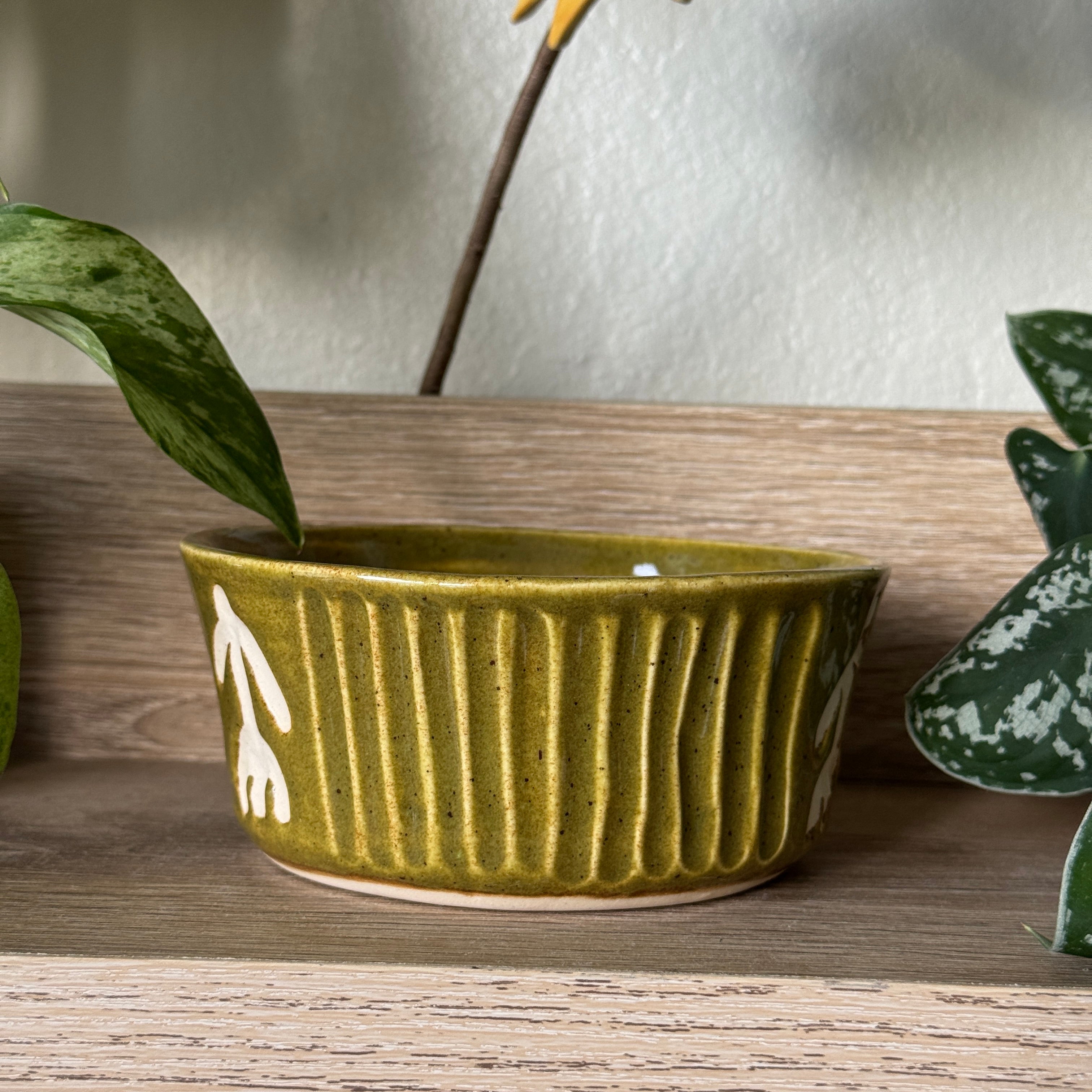 porcelain sgraffito ribbed botanical bowl
