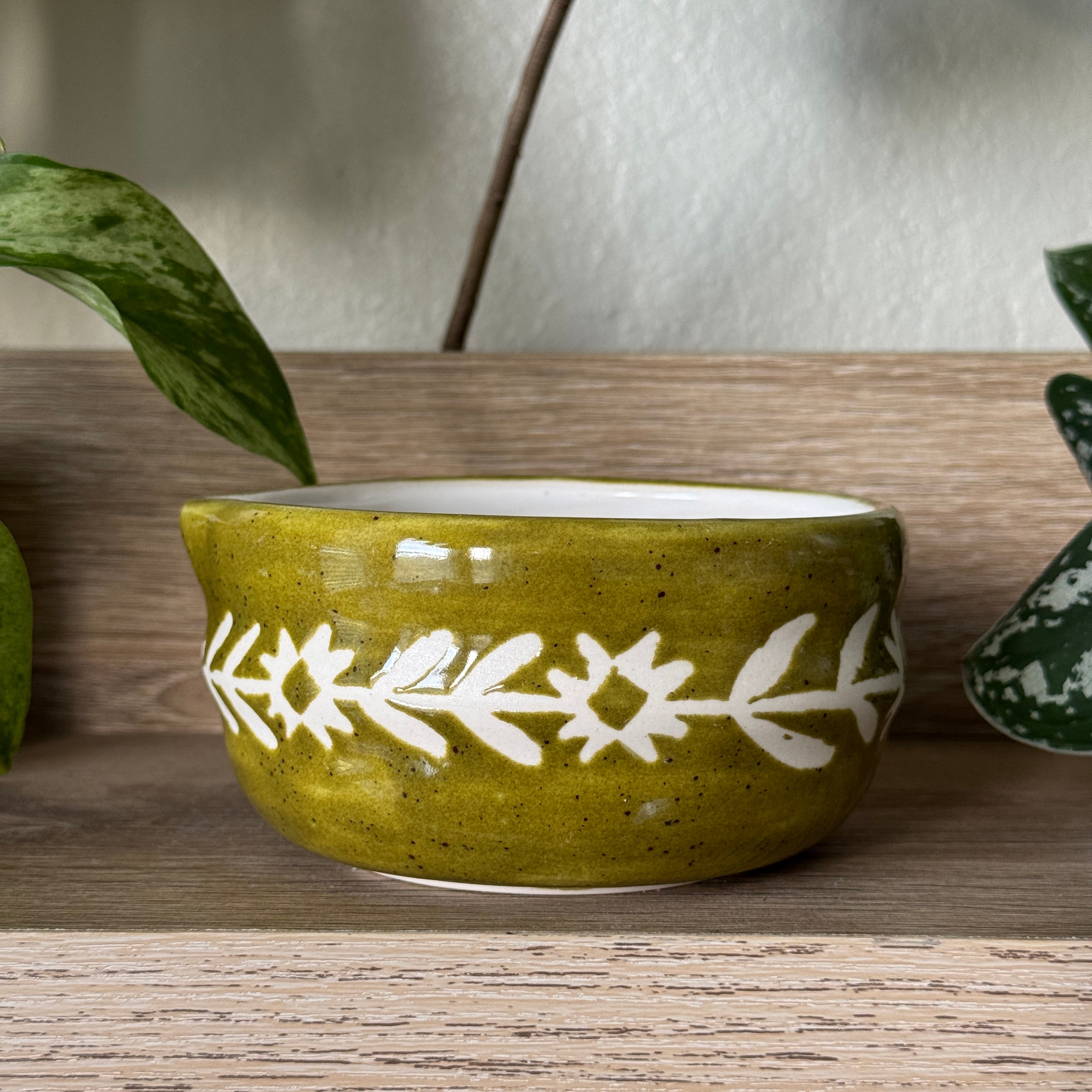 meadow garland porcelain spout bowl