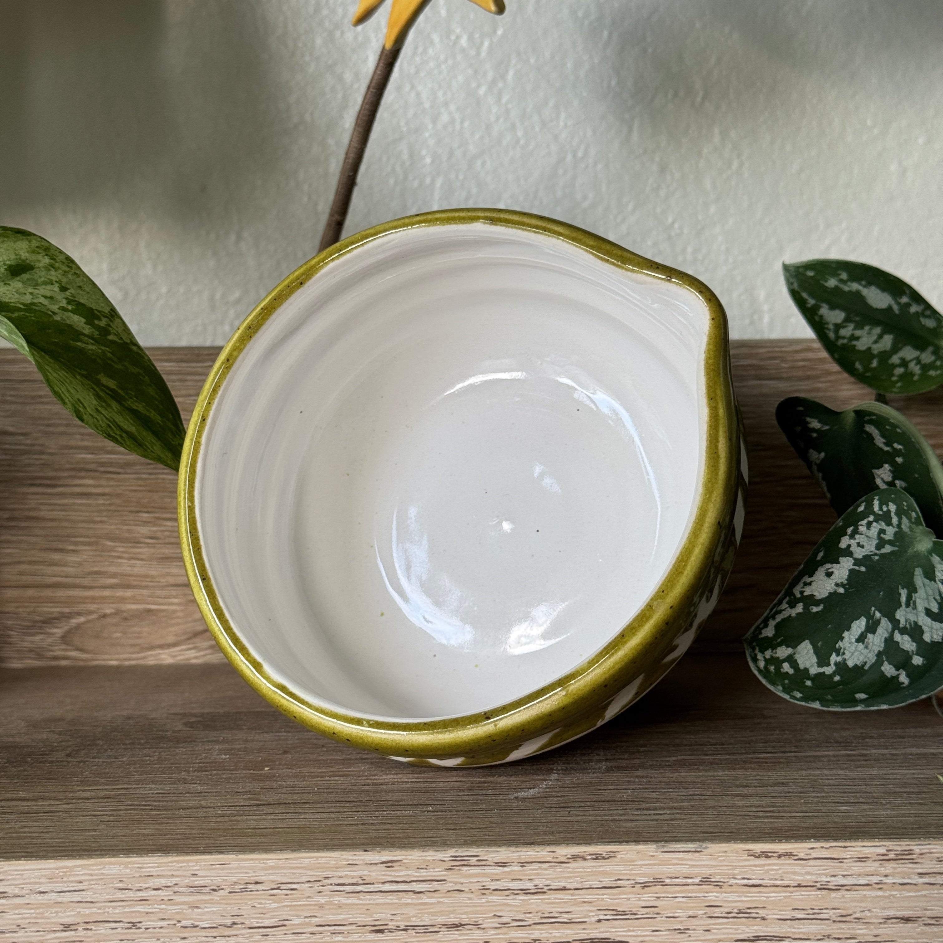 meadow garland porcelain spout bowl