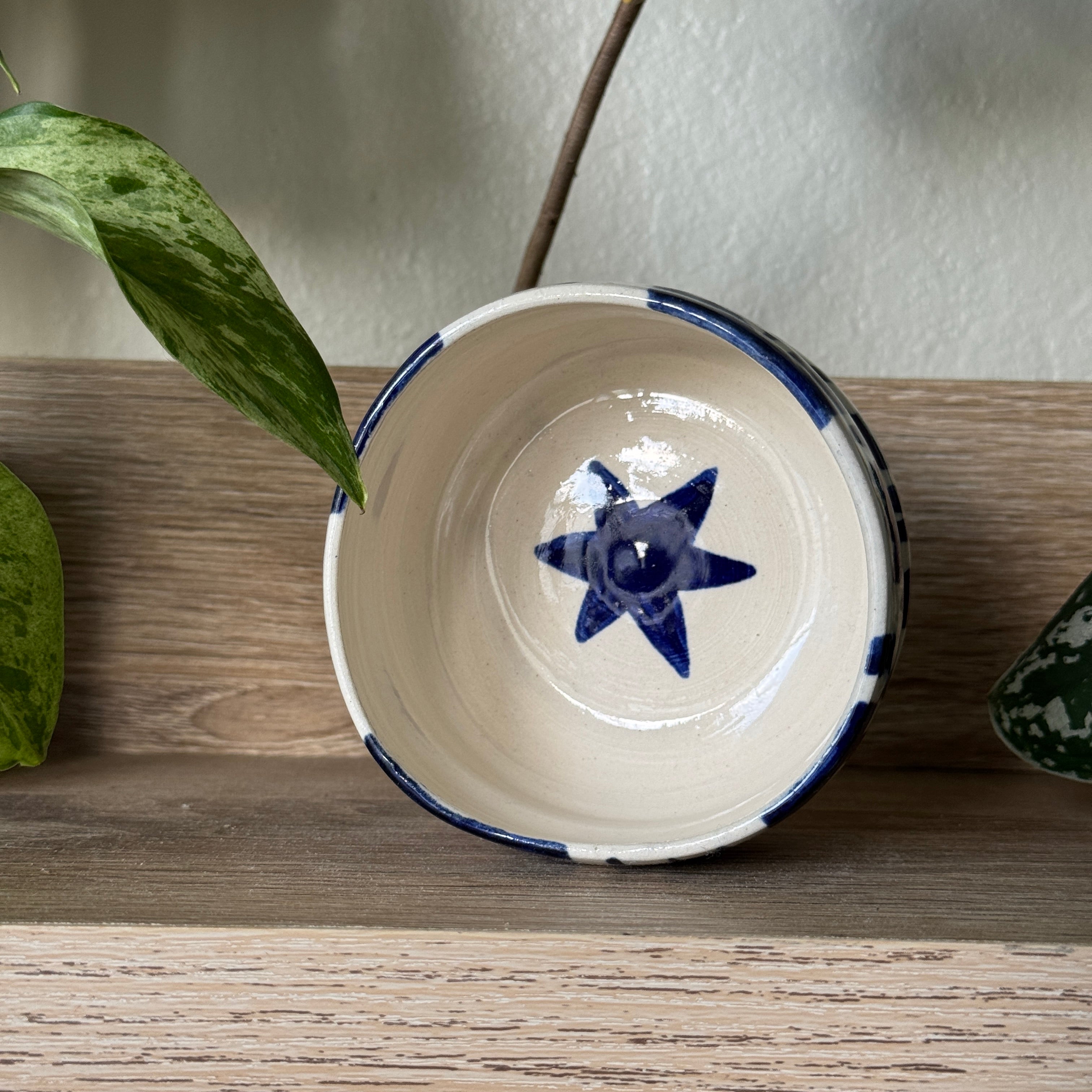 curious porcelain blue sauce bowl