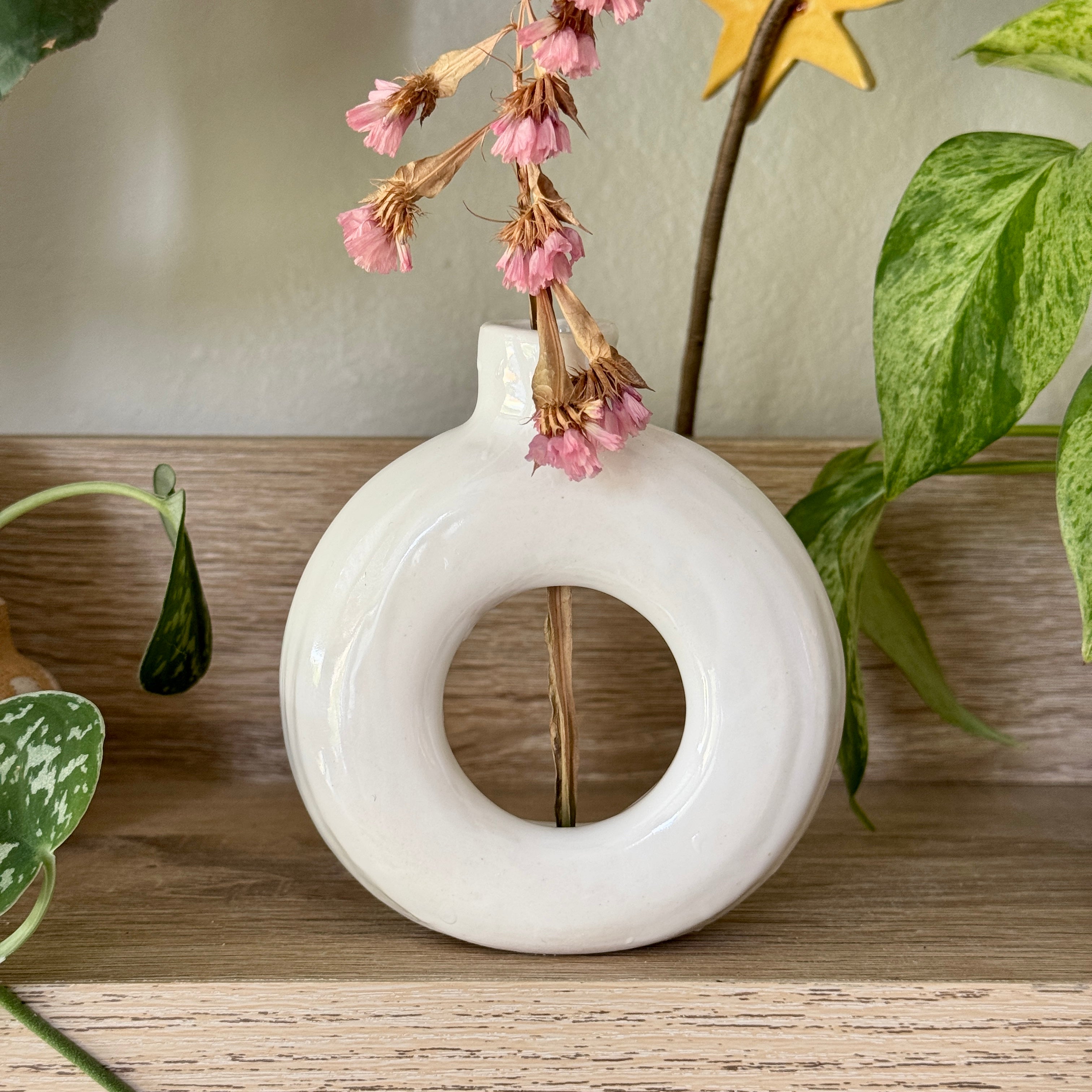 porcelain gentle bloom single stem donut vase