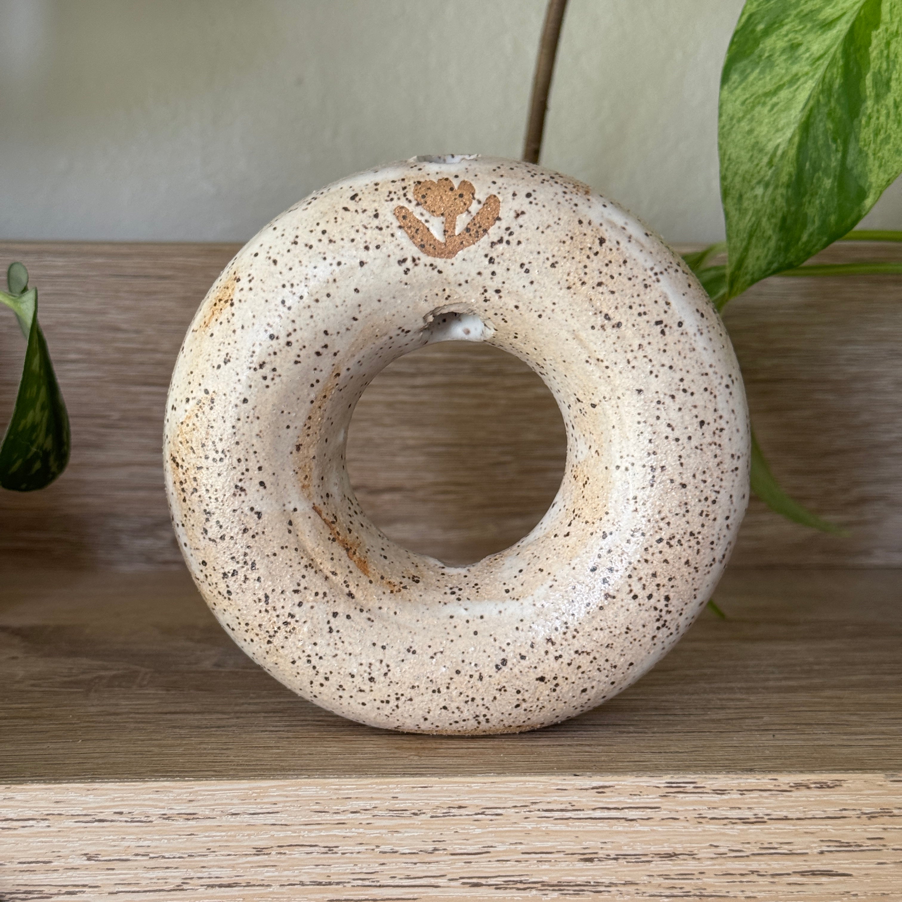 sunbaked bloom donut single stem vase