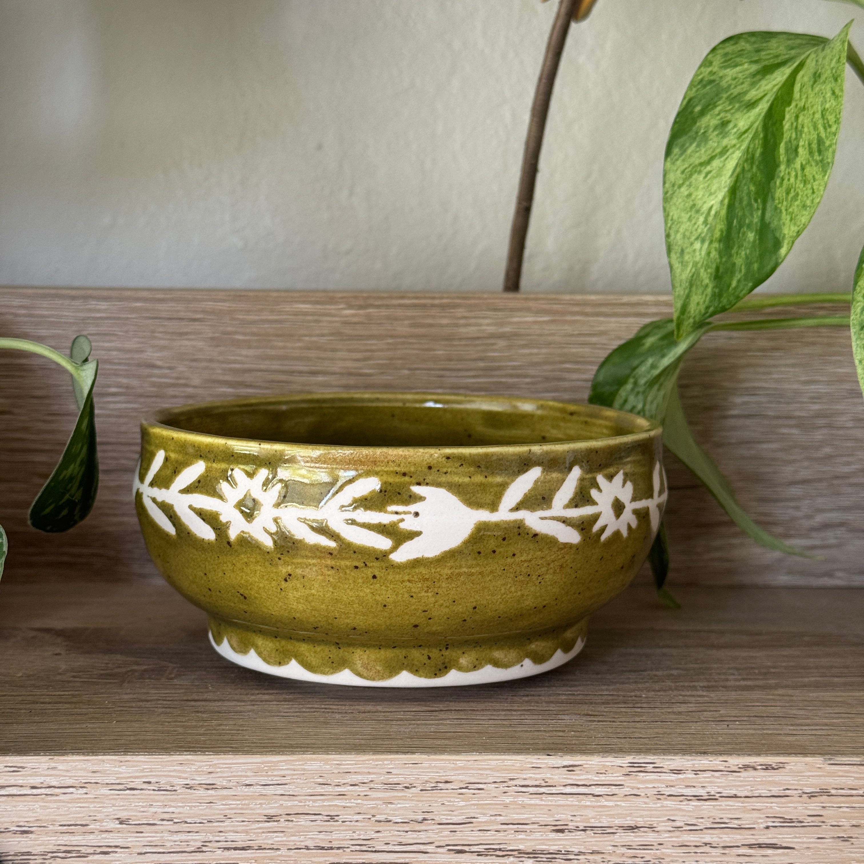 meadow garland porcelain bowl